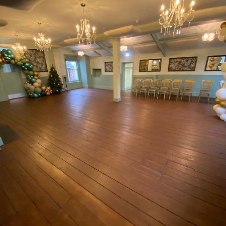 The Peppermill Town House Hotel & Restaurant Devizes Exteriör bild