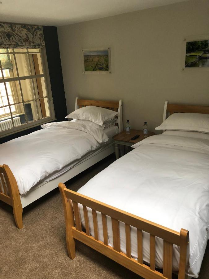 The Peppermill Town House Hotel & Restaurant Devizes Exteriör bild
