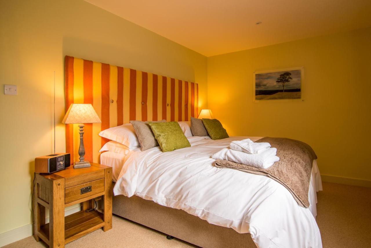 The Peppermill Town House Hotel & Restaurant Devizes Exteriör bild