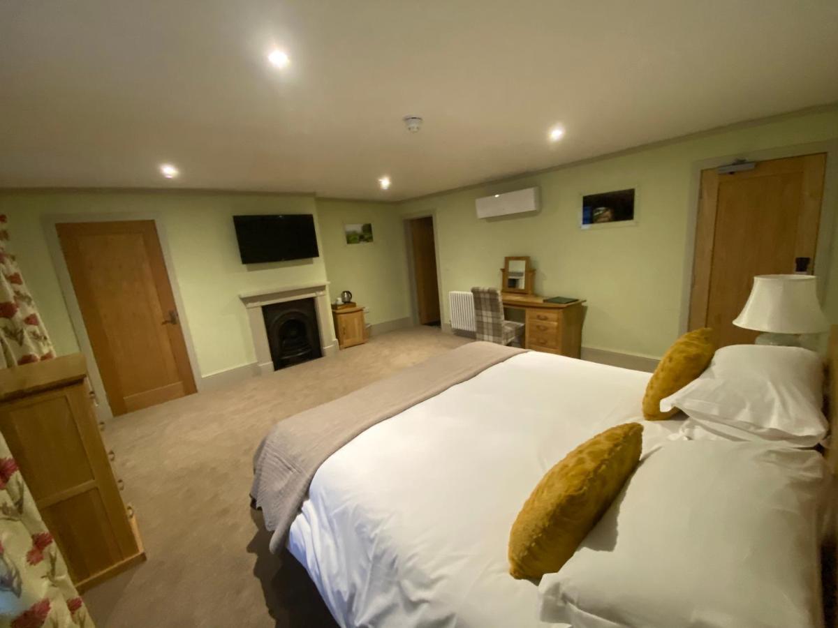 The Peppermill Town House Hotel & Restaurant Devizes Exteriör bild
